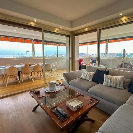 - Sea-view Veranda, Port Vauban アンティーブ