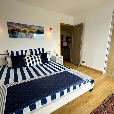 Vue Mer, Face Port, Proximite Centre Et Antibes