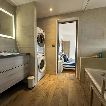 Apartment Vue Mer, Face Port, Proximite Centre Et Antibes