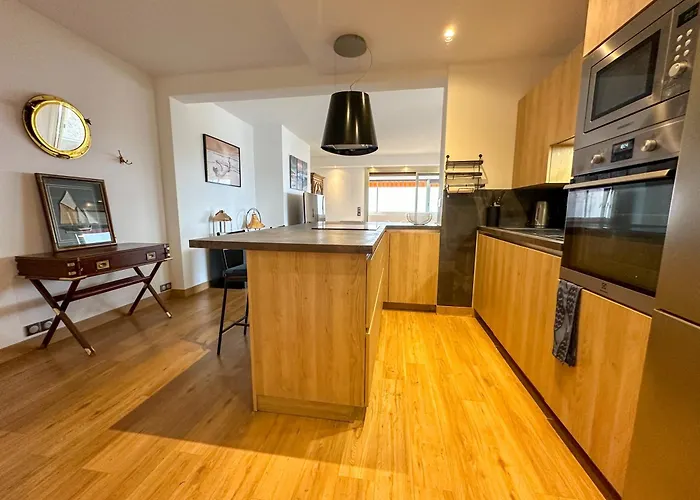 Vue Mer, Face Port, Proximite Centre Et *